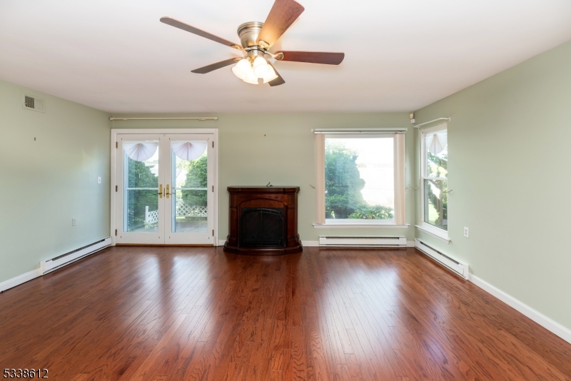 Leisure Knoll - Residential