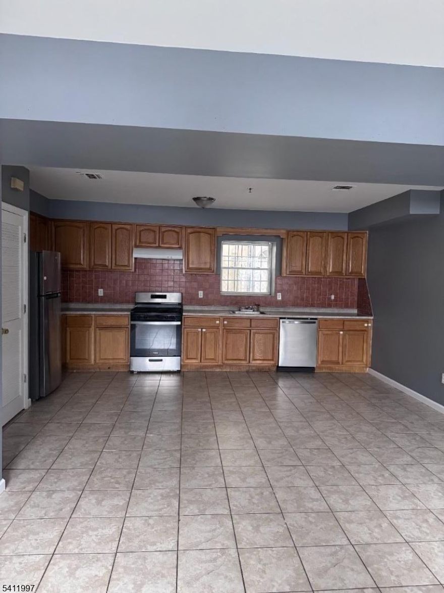 Beautiful and spacious 2BR/1BA apartment freshly painted and ready for you to call home! Enjoy an open-concept layout featuring a bright kitchen, dining, and living area   perfect for entertaining or relaxing. The apartment also offers in-unit laundry hookups for your convenience.Truly move-in ready   just bring your furniture and settle in!