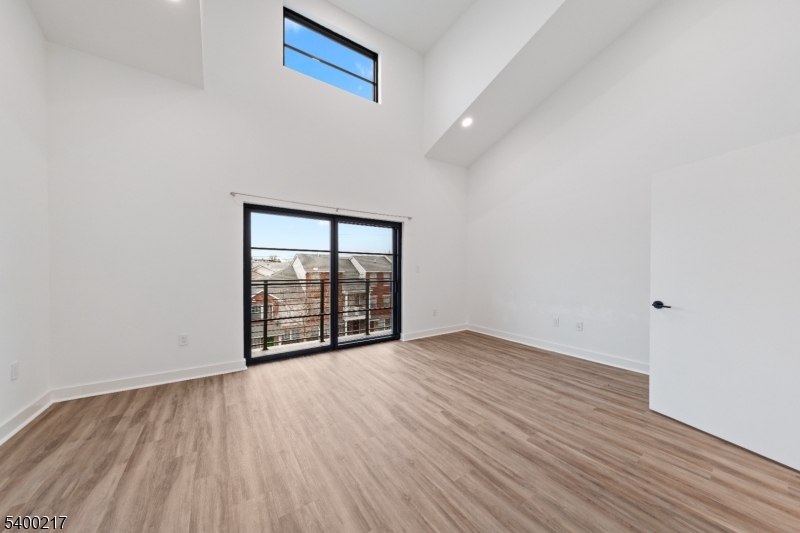 Riverfront Residences - Residential