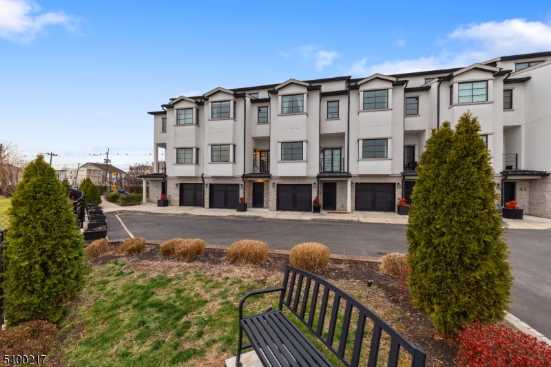 Riverfront Residences - Residential