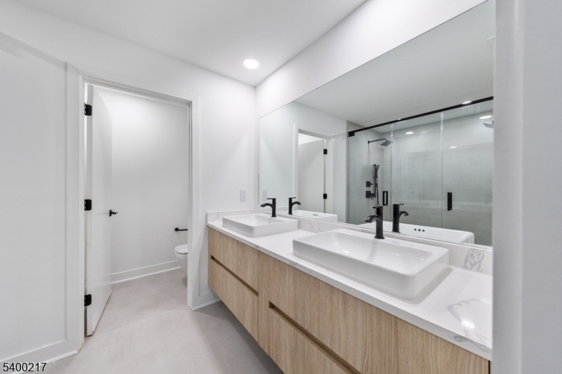 Riverfront Residences - Residential