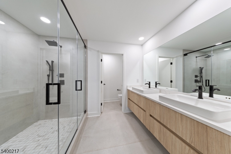 Riverfront Residences - Residential