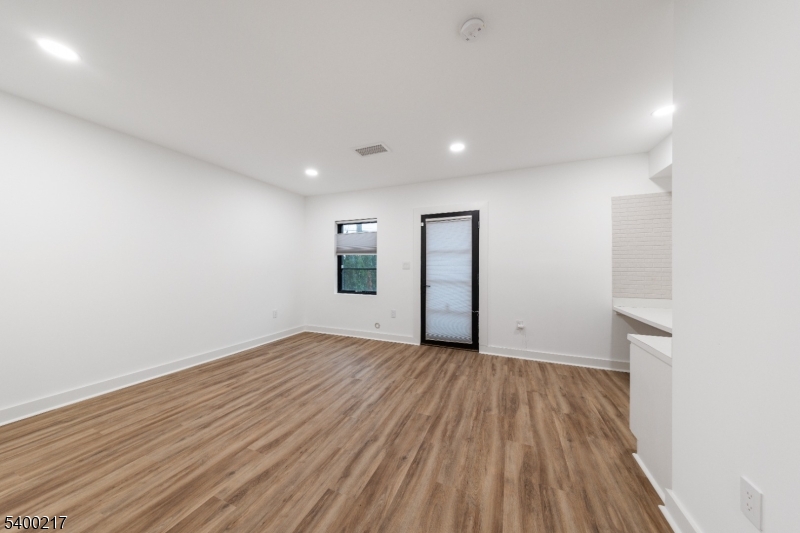 Riverfront Residences - Residential