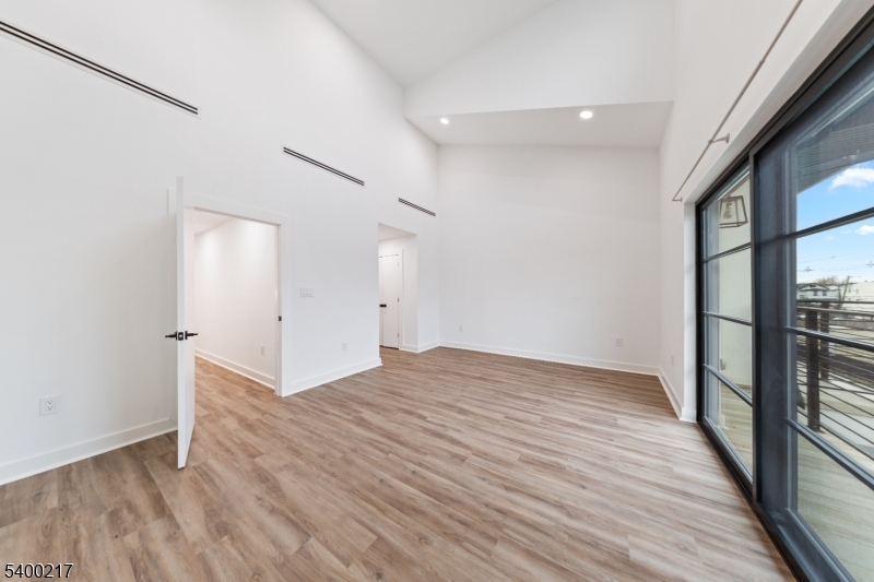 Riverfront Residences - Residential