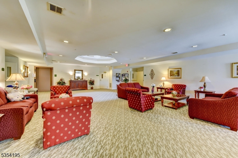 1310 Hamilton Dr