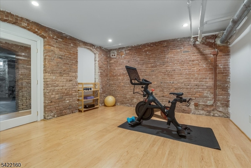 Montrose - Residential