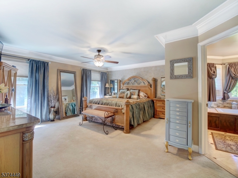 HUNTERS RIDGE - Residential