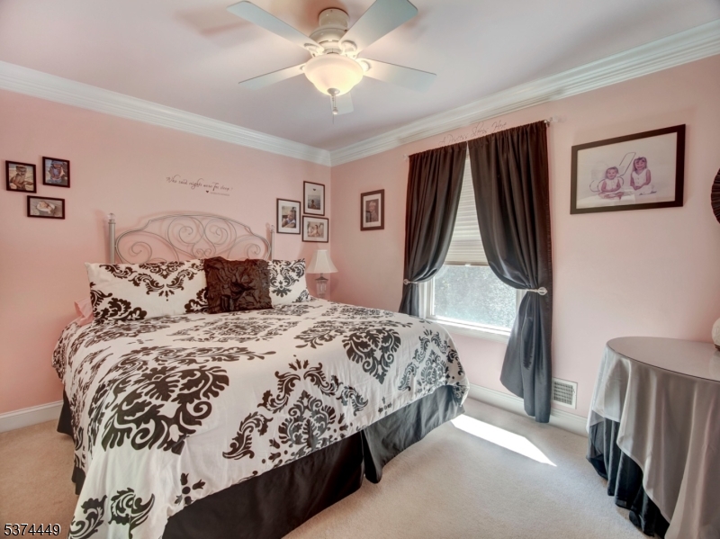 HUNTERS RIDGE - Residential