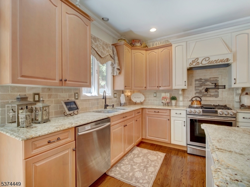 HUNTERS RIDGE - Residential