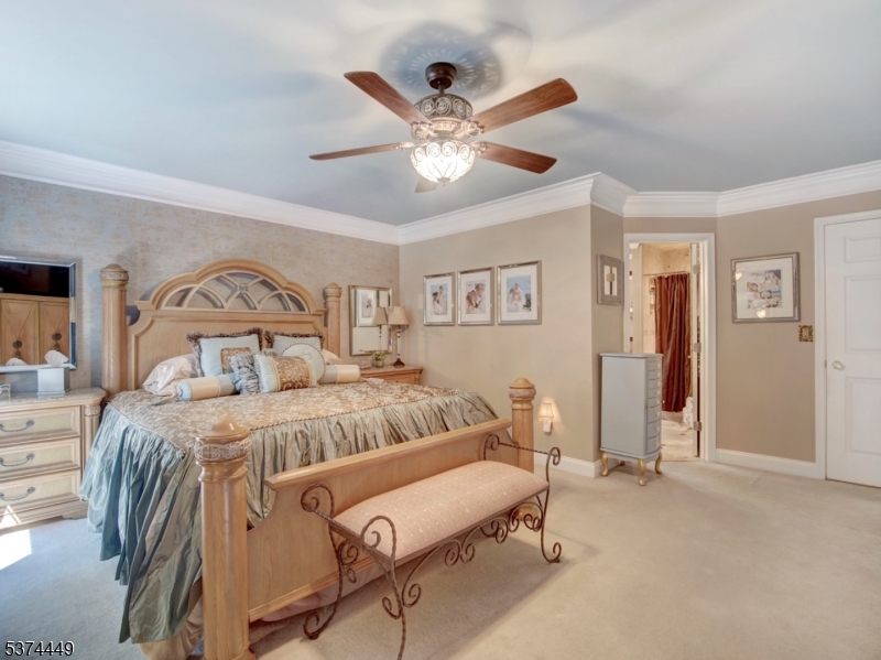 HUNTERS RIDGE - Residential