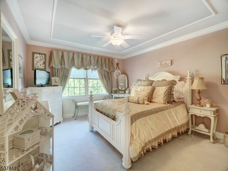 HUNTERS RIDGE - Residential