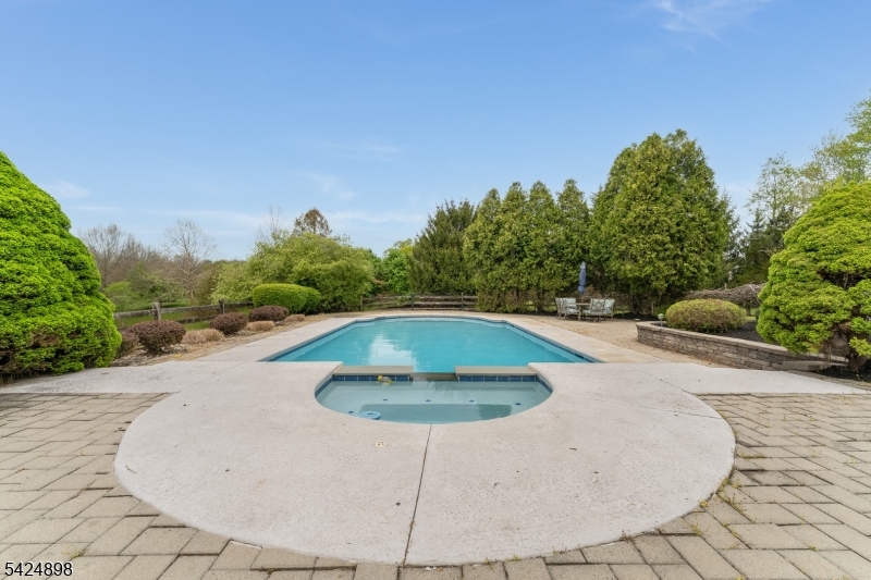 Centerville Manor - Residential