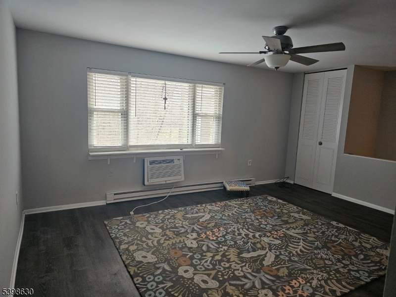 LINCOLN GARDENS - Residential Lease