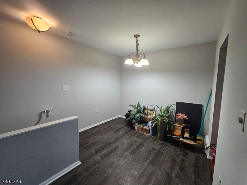 LINCOLN GARDENS - Residential Lease