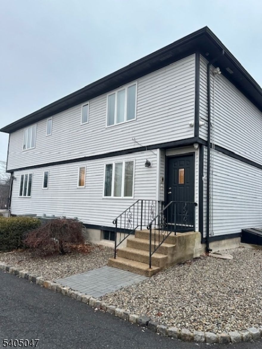 Cute and cozy one bedroom apartment. Move-in ready. Freshly painted. This first floor apartment boasts a spacious living room, bedroom and eat-in kitchen. Private four family home. Near Duke Island Park complete with trails. Located conveniently to major highways, train station, and shopping. Great location for NYC commuters. Good credit, no pets, no smoking please. Tenant Insurance required. This affordable rental with ample parking offers excellent value in a desirable location. Don't wait to make this charming apartment your new home.