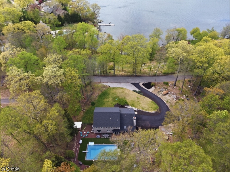 Jefferson Twp., New Jersey, 07849, United States, 4 Bedrooms Bedrooms, ,3 BathroomsBathrooms,Residential,Active,2052135