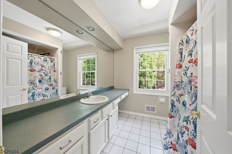 Jefferson Twp., New Jersey, 07849, United States, 4 Bedrooms Bedrooms, ,3 BathroomsBathrooms,Residential,Active,2052135