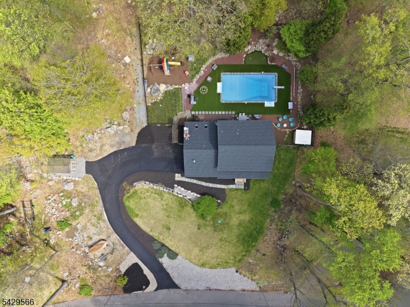 Jefferson Twp., New Jersey, 07849, United States, 4 Bedrooms Bedrooms, ,3 BathroomsBathrooms,Residential,Active,2052135
