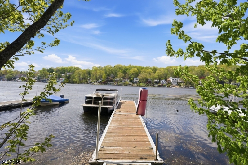 Jefferson Twp., New Jersey, 07849, United States, 4 Bedrooms Bedrooms, ,3 BathroomsBathrooms,Residential,Active,2052135