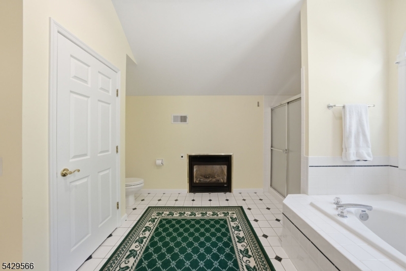 Jefferson Twp., New Jersey, 07849, United States, 4 Bedrooms Bedrooms, ,3 BathroomsBathrooms,Residential,Active,2052135