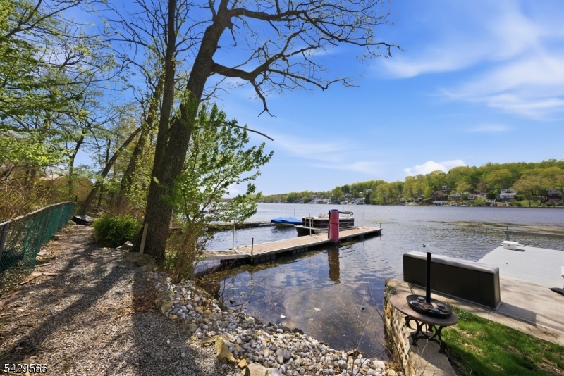 Jefferson Twp., New Jersey, 07849, United States, 4 Bedrooms Bedrooms, ,3 BathroomsBathrooms,Residential,Active,2052135