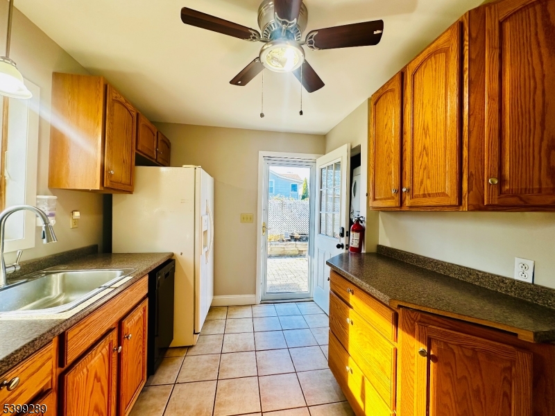 Lk Hiawatha - Residential Lease