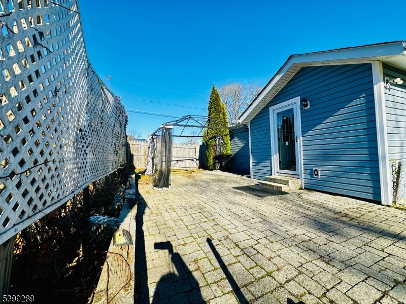 Lk Hiawatha - Residential Lease