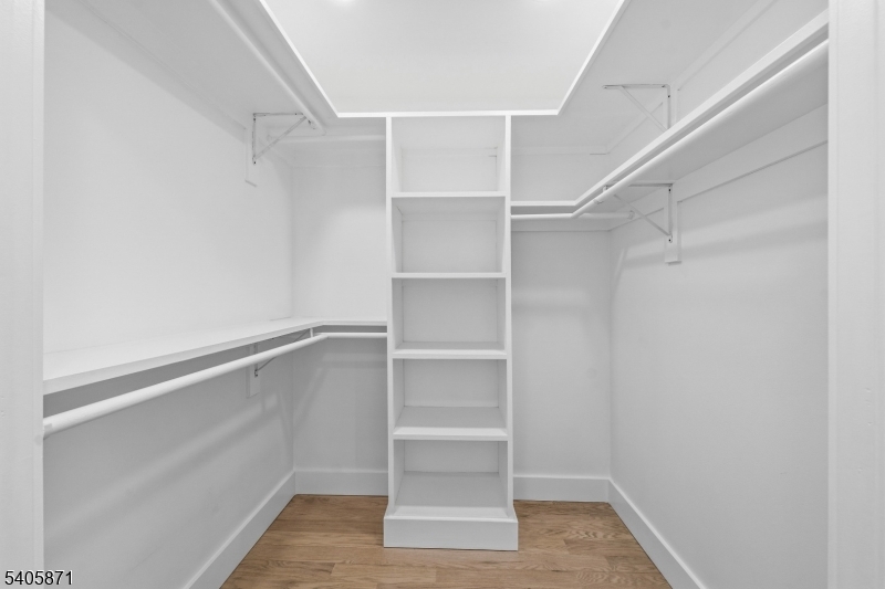 Elmora - Residential