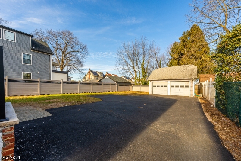 Elmora - Residential