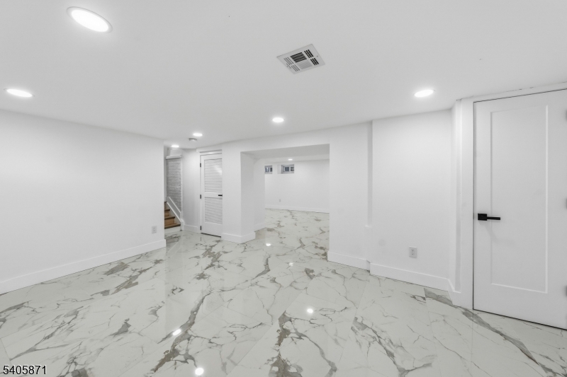 Elmora - Residential