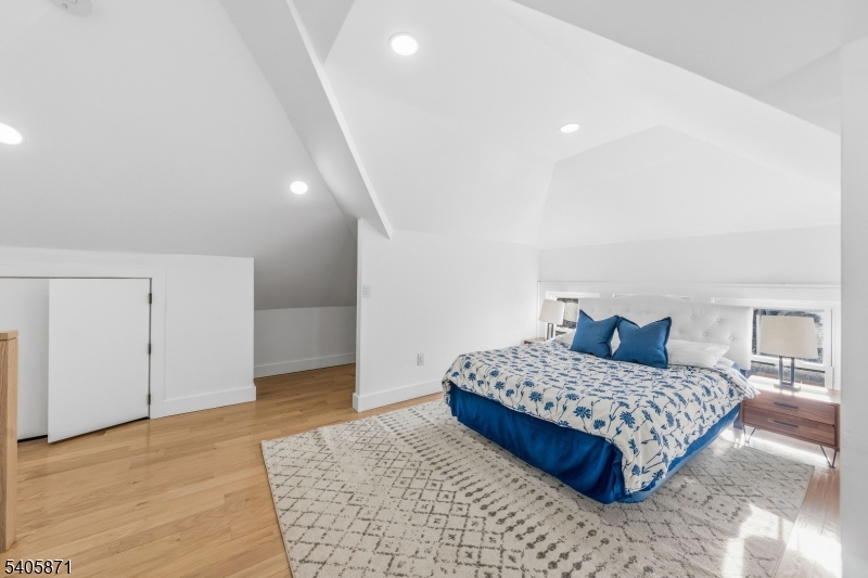 Elmora - Residential