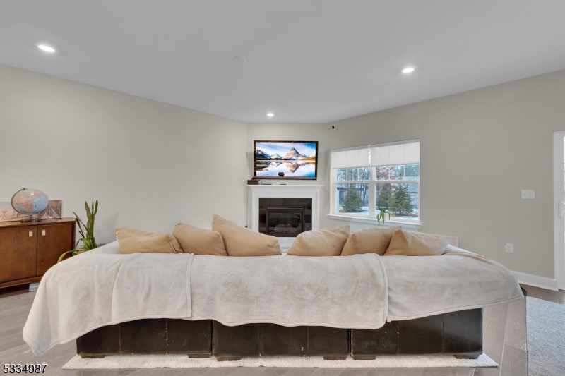 The Collection / Morristown - Residential Lease