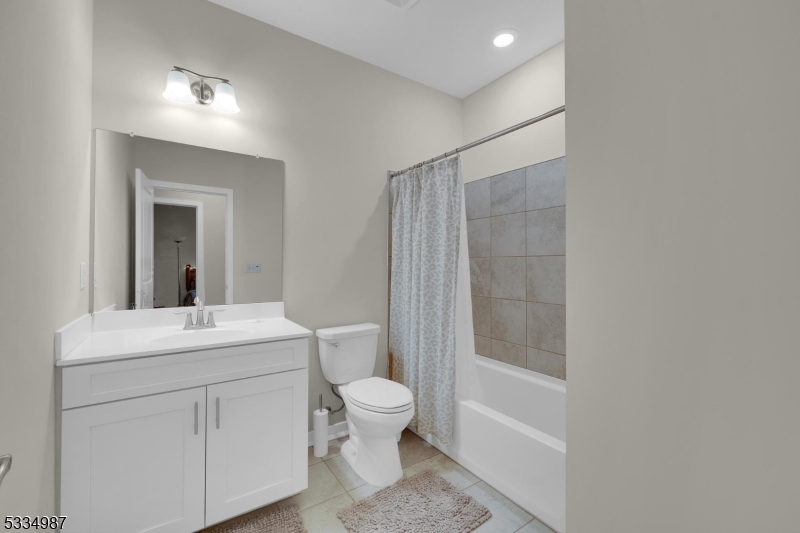 The Collection / Morristown - Residential Lease