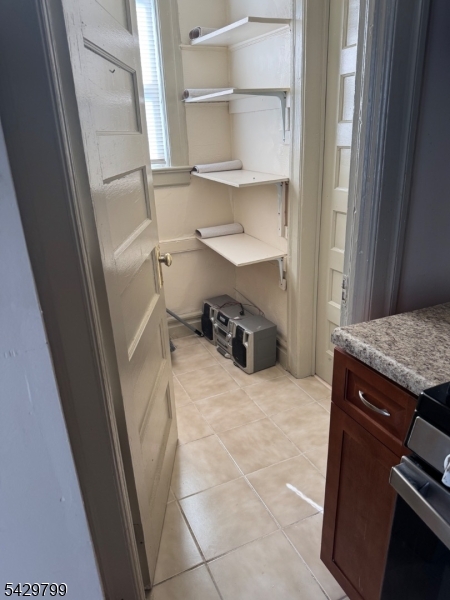 284 Seymour Ave - Photo 4
