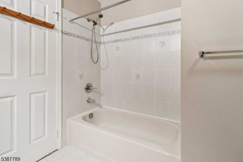 MONTGOMERY WOODS - Residential Lease