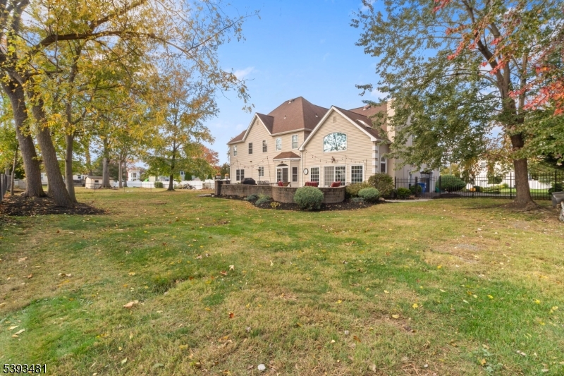 South Plainfield Boro, New Jersey 07080, United States, 5 Bedrooms Bedrooms, ,5 BathroomsBathrooms,Residential,Active,233152