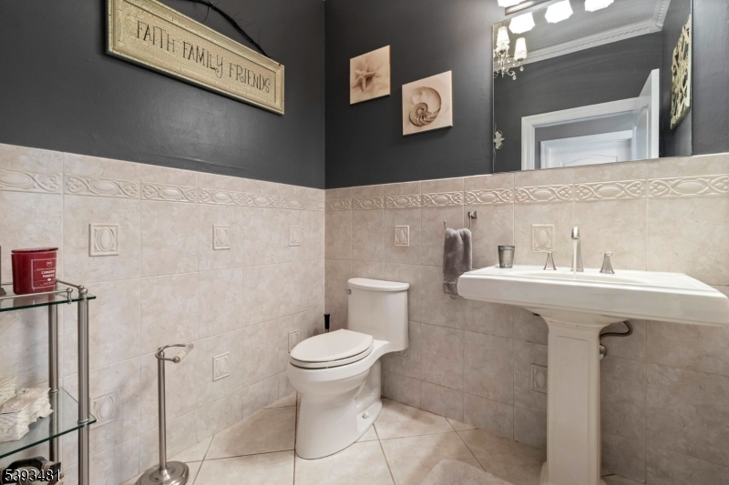 South Plainfield Boro, New Jersey 07080, United States, 5 Bedrooms Bedrooms, ,5 BathroomsBathrooms,Residential,Active,233152