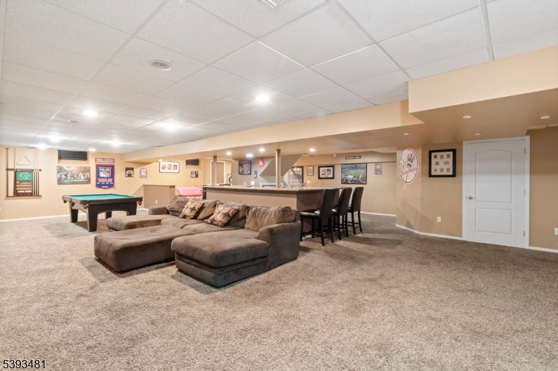 South Plainfield Boro, New Jersey 07080, United States, 5 Bedrooms Bedrooms, ,5 BathroomsBathrooms,Residential,Active,233152