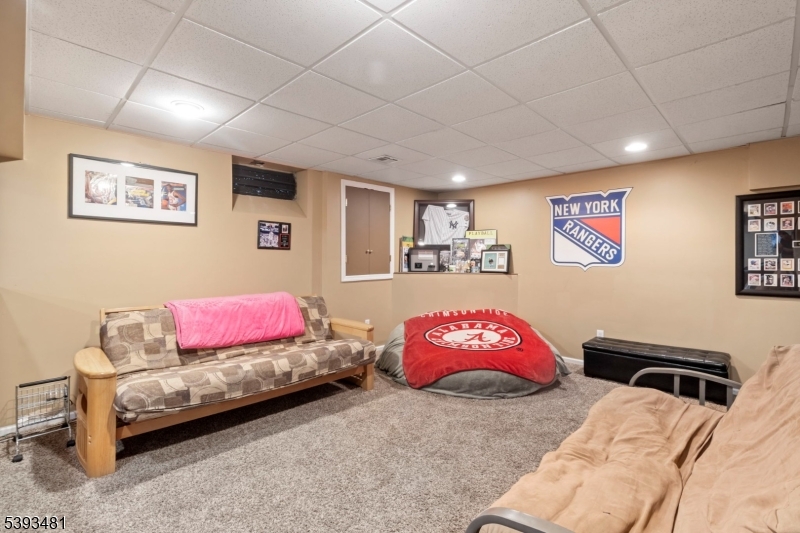 South Plainfield Boro, New Jersey 07080, United States, 5 Bedrooms Bedrooms, ,5 BathroomsBathrooms,Residential,Active,233152