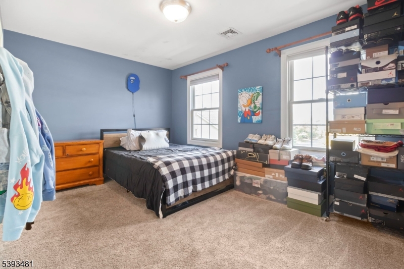 South Plainfield Boro, New Jersey 07080, United States, 5 Bedrooms Bedrooms, ,5 BathroomsBathrooms,Residential,Active,233152