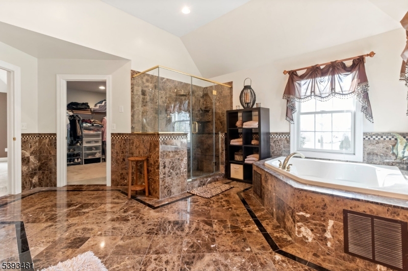 South Plainfield Boro, New Jersey 07080, United States, 5 Bedrooms Bedrooms, ,5 BathroomsBathrooms,Residential,Active,233152