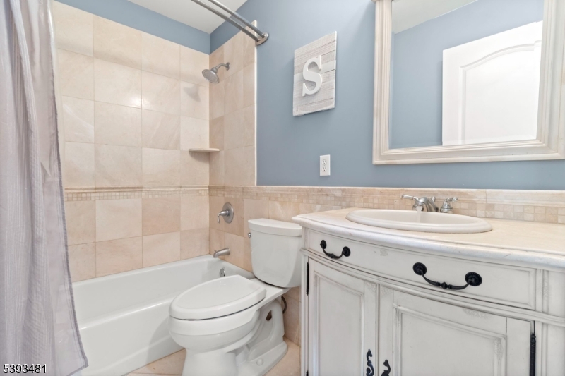 South Plainfield Boro, New Jersey 07080, United States, 5 Bedrooms Bedrooms, ,5 BathroomsBathrooms,Residential,Active,233152