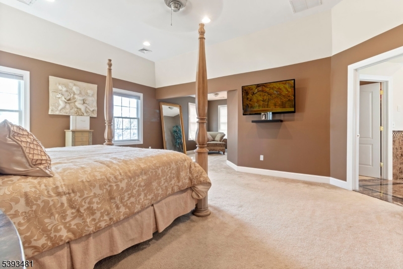 South Plainfield Boro, New Jersey 07080, United States, 5 Bedrooms Bedrooms, ,5 BathroomsBathrooms,Residential,Active,233152