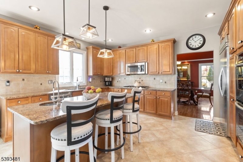 South Plainfield Boro, New Jersey 07080, United States, 5 Bedrooms Bedrooms, ,5 BathroomsBathrooms,Residential,Active,233152