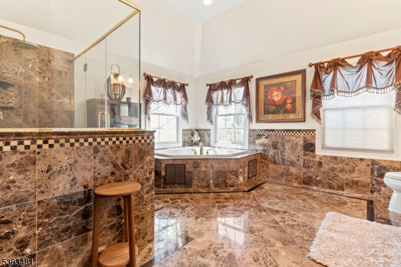 South Plainfield Boro, New Jersey 07080, United States, 5 Bedrooms Bedrooms, ,5 BathroomsBathrooms,Residential,Active,233152