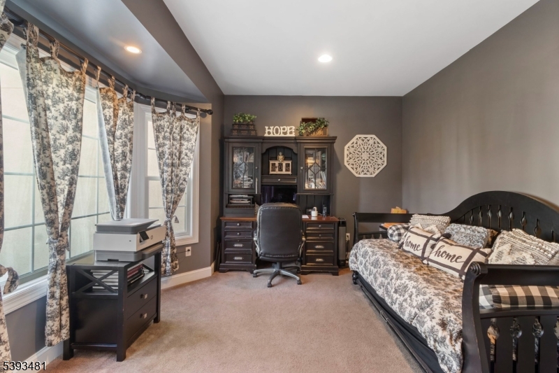 South Plainfield Boro, New Jersey 07080, United States, 5 Bedrooms Bedrooms, ,5 BathroomsBathrooms,Residential,Active,233152