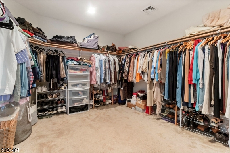 South Plainfield Boro, New Jersey 07080, United States, 5 Bedrooms Bedrooms, ,5 BathroomsBathrooms,Residential,Active,233152