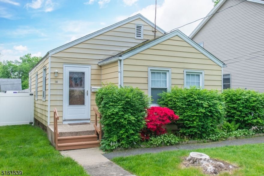 Commuter location! A True Gem! Immaculate Ranch tucked on level property. Perfect starter or down-sizer home. 1 floor living! Extremely well-maintained & Clean as a whistle. Big living room welcomes you in along with the front den/office. Light & bright Kitchen offers a ton of cabinet space & pantry. TONS of natural light. Super efficient layout. 2 nice sized bedrooms & bathroom w/tub shower.  Level fenced in yard. 1 Car detached garage hosts all the mechanicals along with room to park! Bonus shed & attic provides extra storage. Situated on a dead end street in a lovely neighborhood by Volunteer's Park & close proximity to town center. Top Schools! Close proximity to major hwys, NYC Direct Mass Transit, schools & shopping, restaurants, etc!