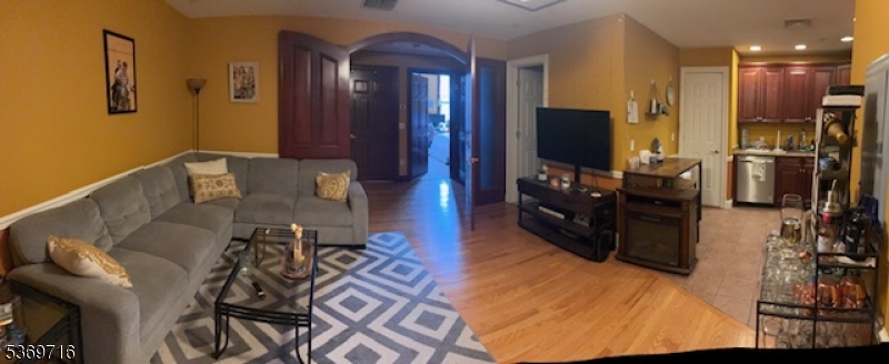 Morristown Town, New Jersey 07960, United States, 2 Bedrooms Bedrooms, ,1 BathroomBathrooms,Residential,Active,178304