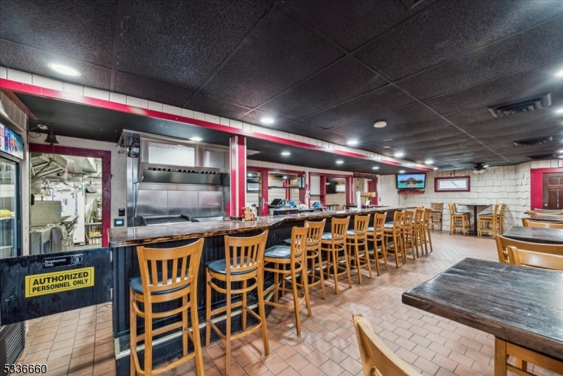 Raritan Boro, New Jersey 08869, United States, ,Commercial,Active,77309